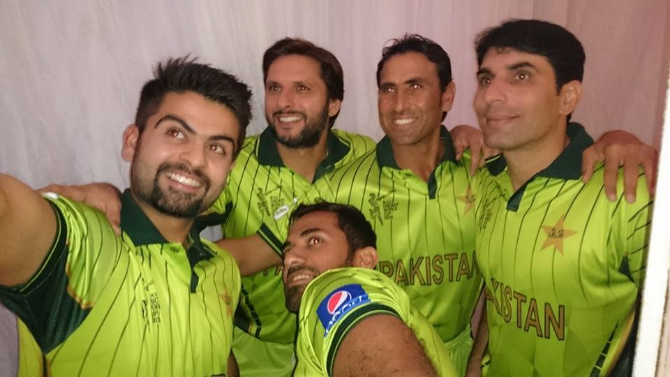 Pakistan Team Launch Official Kit for World Cup 2015 (2)