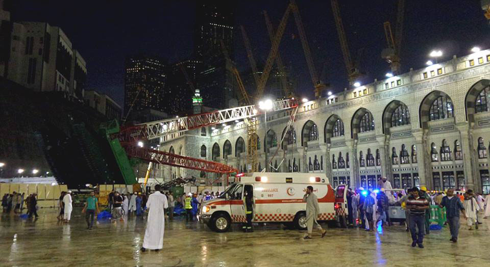 Makkah Grand Mosque Cran Crash