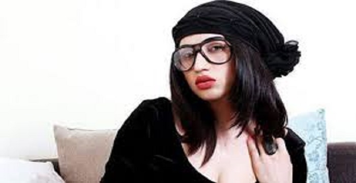 Pakistan model Qandeel Baloch wants charming Virat Kohli Like Anushka