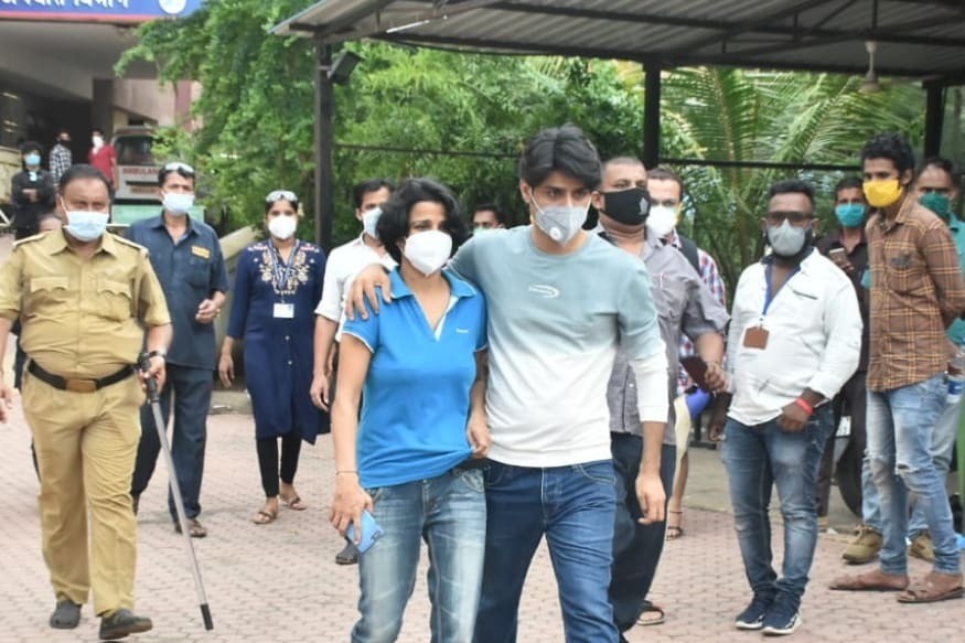 Sushant Singh Rajput Sister reached Hospital