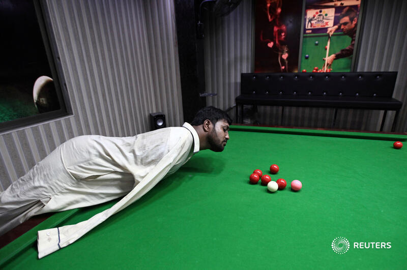 Muhammad Ikram Playing Snooker in Club Born without arms